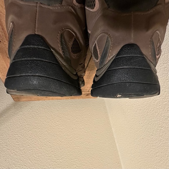 Merrell boots size 10.5 - Picture 2 of 5